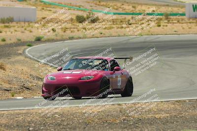 media/May-31-2025-CalClub SCCA (Sat) [[2c1a04e1ee]]/Qualifying/Group 2/Turn 4/